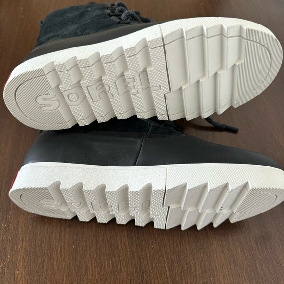 Sorel Joan of Arctic Next Lite Shearling Trimmed Suede Boots Size 9 - Picture 9 of 16